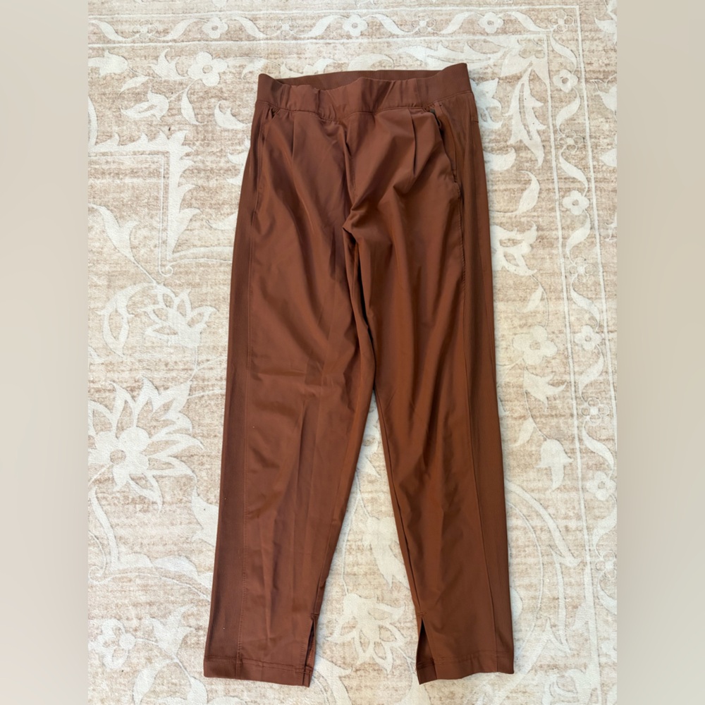 Apana Brown Cropped Athletic Pants Size M